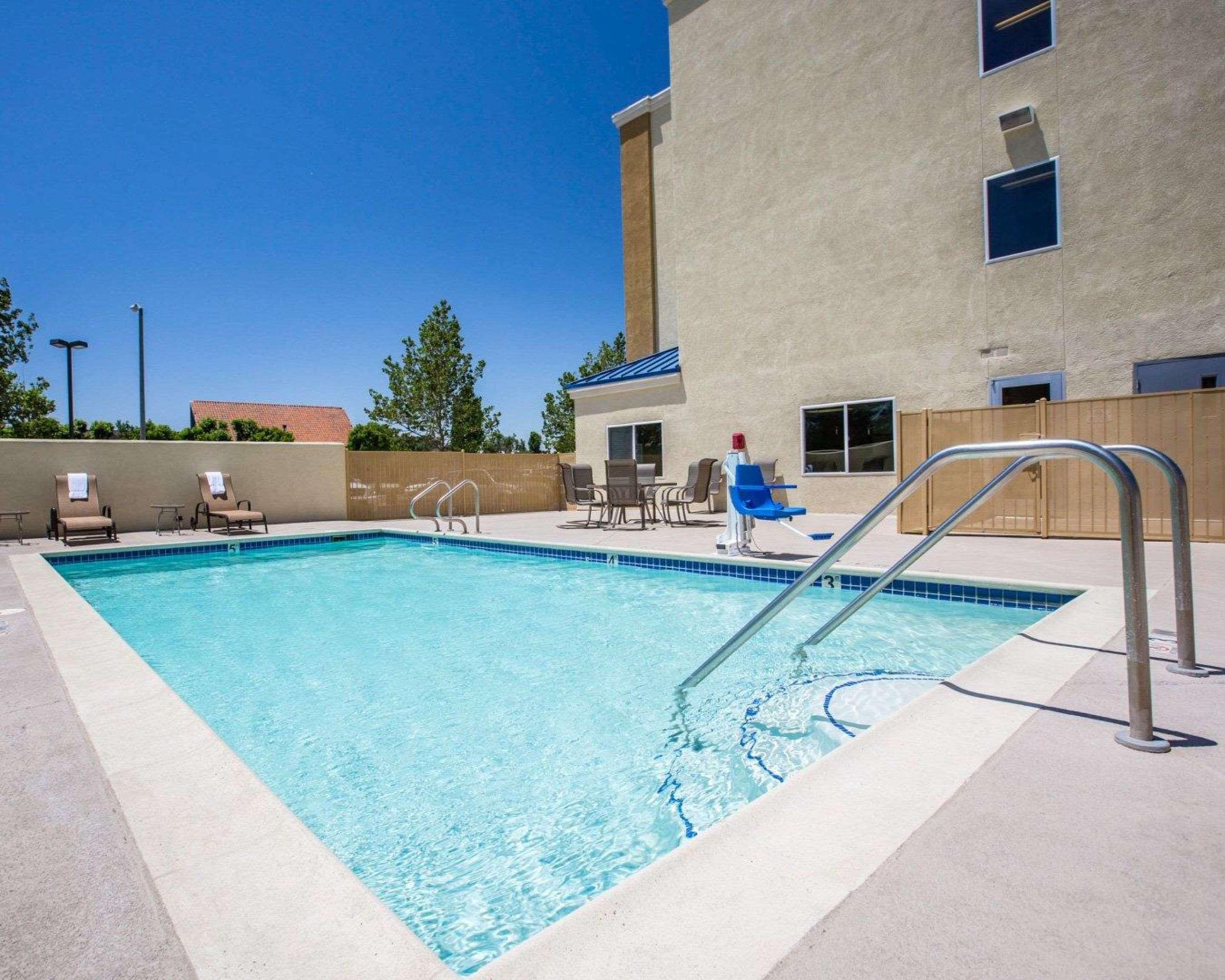 Comfort Suites Victorville-Hesperia Ngoại thất bức ảnh