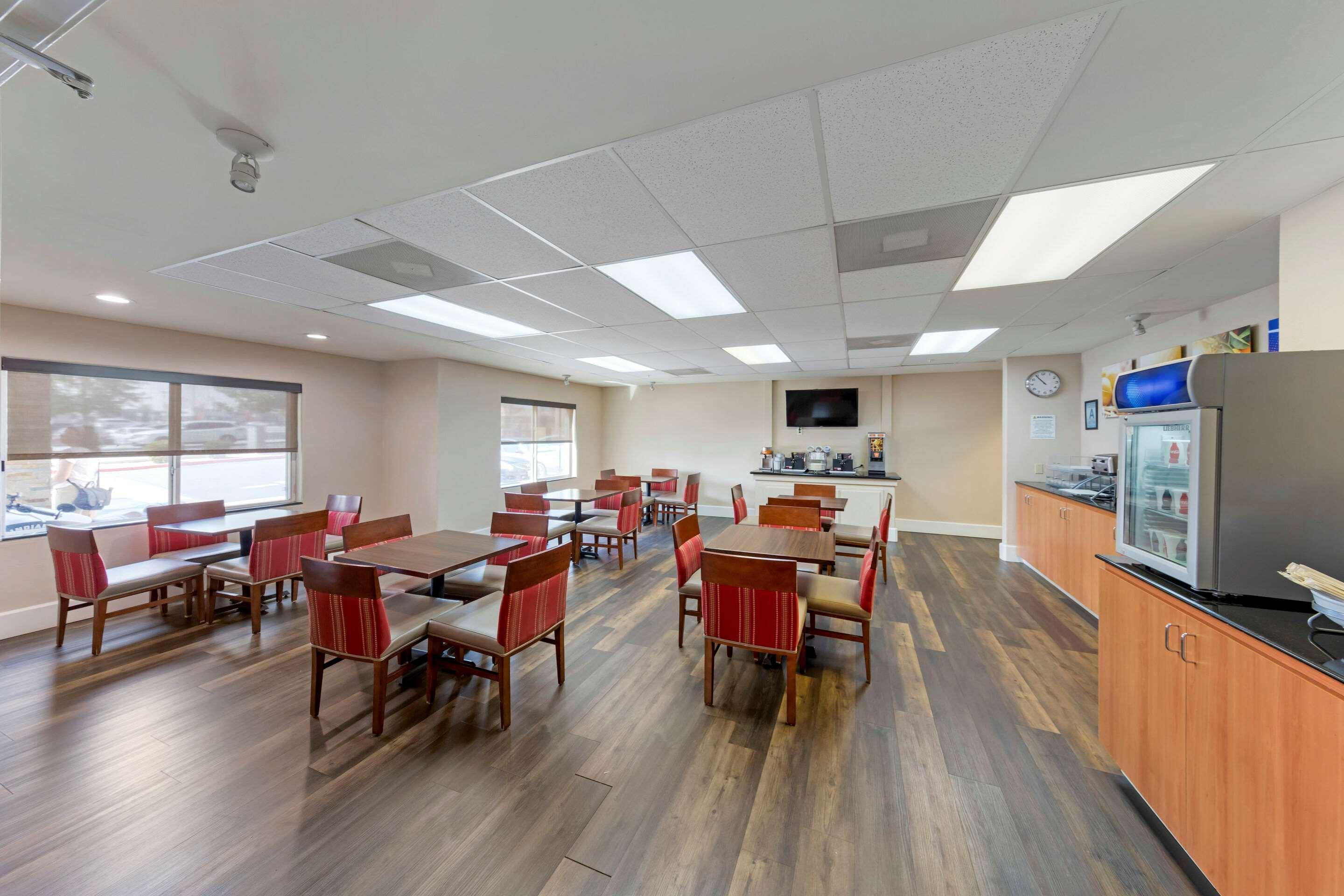 Comfort Suites Victorville-Hesperia Ngoại thất bức ảnh